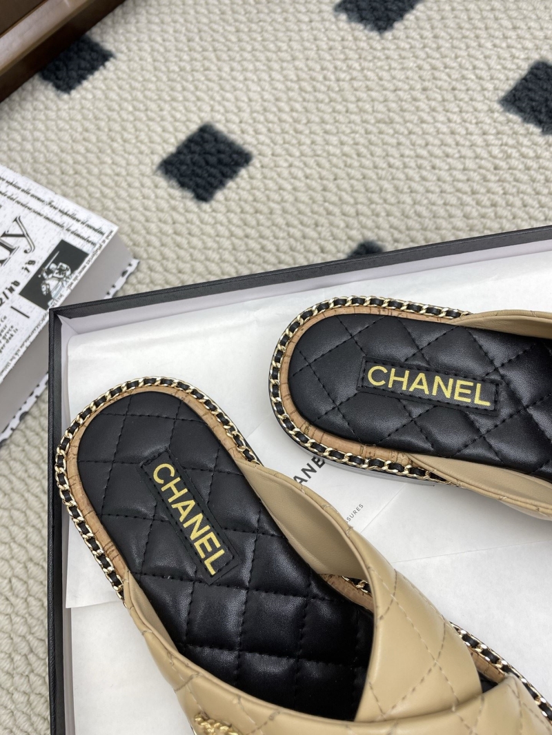 Ch**el slippers